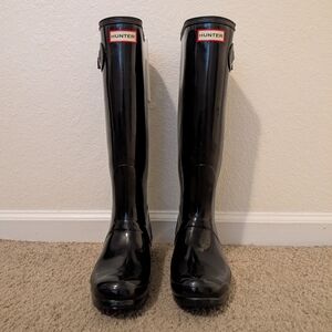 Hunter Tall Gloss Rain Boots in Black